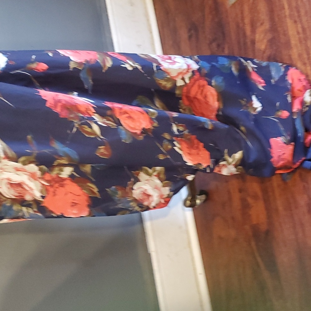 HP💕💕Lulu's  adventure seekers blue red floral maxi dress size M - Picture 10 of 14